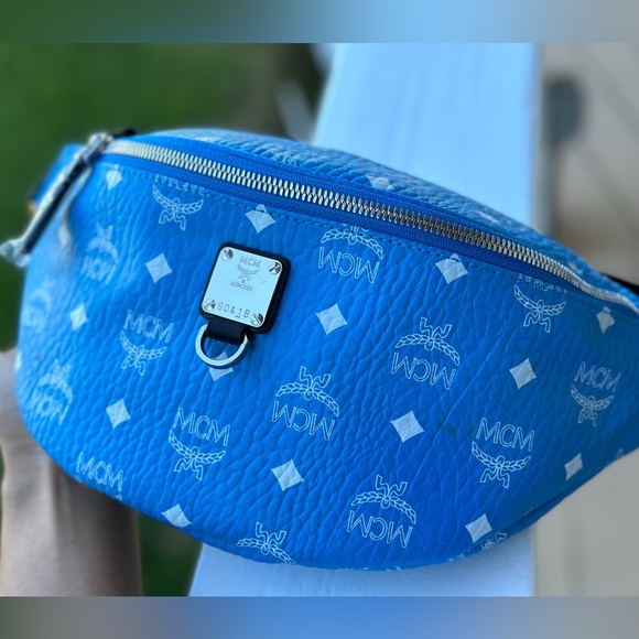 Authentic MCM cogniac belt bag with adjustable belt - Picture 9 of 15